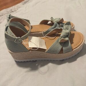 $10 New with tag Falls Greek shoes for girls